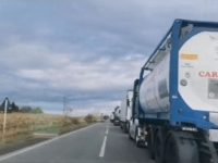 Coloană de camioane între Bălcăuţi şi Siret