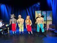Spectacol de improvizaţie cu păpuşi