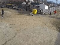 Zece bărbaţi au fost reţinuţi de poliţişti