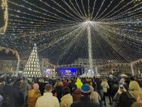 Peste 10.000 de persoane, localnici şi turişti, au participat la Revelionul din Suceava