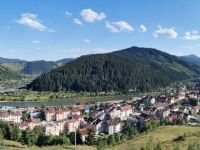 Broşteni, cel mai întins oraş din ţară, devine staţiune turistică de interes local