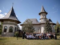„Tinerii Bucovinei, păstrători ai tezaurului strămoşesc şi mănăstiresc”