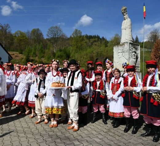 Polonezii bucovineni au celebrat sărbătorile lunii mai