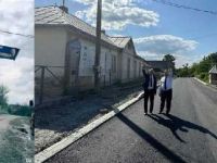 A fost asfaltat drumul nemodernizat pe care era bannerul cu mesajul „Pe drumul cel bun”