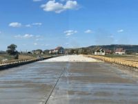 Lucrările de turnare a plăcii de suprabetonare la podul de la Milişăuţi s-au încheiat