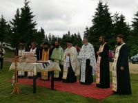 Glas de bucium vestind hramul Înălţării Domnului şi cinstirea eroilor pe muntele Bârnărel
