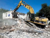 Vechiul sediu al transportului de călători din municipiul Suceava a intrat în demolări