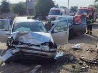 Nouă persoane implicate într-un accident cu trei autoturisme