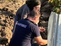 Pompierii suceveni, eroi pentru o bătrână sinistrată în urma inundaţiilor