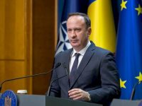 De ce votul din 1 decembrie nu trebuie să ne reîntoarcă la oferta cinică a guvernării din pandemie: măşti pentru vii şi saci negri pentru morţi