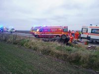 Din motive încă necunoscute, şoferul unui Opel Astra a intrat în maşina-şcoală condusă de un cursant