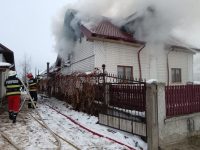 Incendiu violent la o gospodărie din Volovăţ