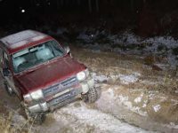 Urmărire la Costileva de Sus, după un autoturism de teren fără număr de înmatriculare