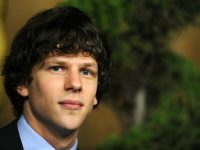 Actorul Jesse Eisenberg, avertizat să nu se întâlnească cu Mark Zuckerberg