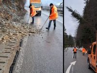 Căderi de pietre pe DN 17B, în zona Crucea