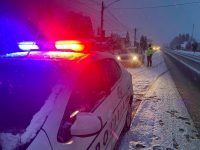 Un tânăr de 18 ani, cu permisul suspendat, a fost depistat cu 191 km/h pe DN 17, la Prisaca Dornei