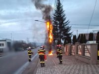 Incendiul stâlpului din Iţcani a afectat funcţionarea unor panouri de informare şi automate de bilete