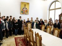 25 de elevi români din regiunea Cernăuţi, în vizită la Mănăstirea Putna