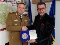 Prefectul Andronachi a primit placheta aniversară a Administraţiei Naţionale a Rezervelor de Stat