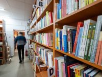 În nordul Bucovinei, un fenomen grav, trecut cu vederea: închiderea bibliotecilor şi dispariţia cărţilor în limba română