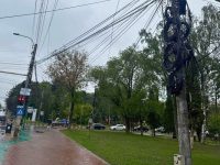 Nu mai putem tolera imaginea dezordonată a cablurilor aeriene lăsate la voia întâmplării!