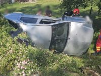 Un autoturism s-a răsturnat la Doroteia
