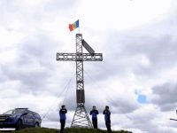 De ziua Drapelului Naţional, jandarmii dorneni au arborat Tricolorul pe culmile Suhardului