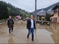 Zeci de familii de foşti mineri din Crucea şi Ostra riscă să rămână fără locuinţe