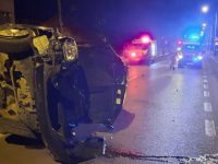 Un şofer beat s-a răsturnat cu maşina la Păltinoasa