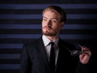 Ghidul masculin pentru o garderobă urbană modernă – Merită să investești în haine scumpe?