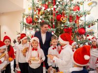 Colindători în Palatul Administrativ
