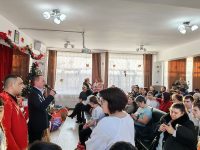 Magia Crăciunului a luminat Centrul Şcolar de Educaţie Incluzivă Suceava