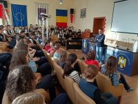 David Turturean, student la MIT, a împărtăşit elevilor colegiului experienţa sa