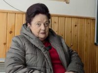O profesoară de 80 de ani, cel mai în vârstă cadru didactic de la şcolile româneşti din Cernăuţi