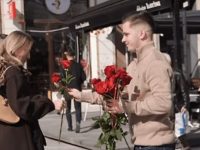 Tineri social-democraţi din Suceava, Rădăuţi şi Fălticeni au sărbătorit 8 Martie pe stradă