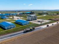 Au început lucrările de asfaltare pe noul drum de legătură spre Aeroportul Suceava