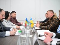 Întâlnire a guvernatorului regiunii Cernăuţi cu consulul general al României
