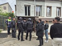 A ameninţat o femeie şi a tras cu un pistol airsoft în Piaţa Agroalimentară din Suceava