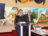 Alexia Plăcintă, studentă la Facultatea de Litere și Științe ale Comunicării, a primit Premiul de Debut pentru volumul ,,Formula lucrurilor simple”