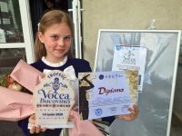 Antonia Bejinariu de la Şcoala Gimnazială Zamostea a câştigat Trofeul „Vocea Bucovinei”