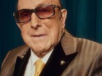 Producătorul muzical Clive Davis, cel ce a descoperit-o pe Whitney Houston, a murit la 94 de ani