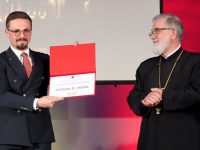 Fălticeniul a omagiat un slujitor al altarului şi un medic de excepţie