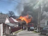 Consiliul Judeţean Suceava ajută cu 500.000 de lei reconstruirea caselor mistuite de incendiul din Rucăreni, Vrancea