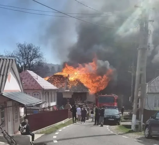 Consiliul Judeţean Suceava ajută cu 500.000 de lei reconstruirea caselor mistuite de incendiul din Rucăreni, Vrancea