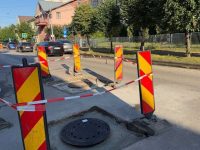 Primăria Suceava modernizează capacele de canalizare de pe strada Mihai Viteazul