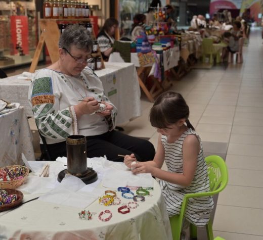 Târgul de Sânziene a început la Suceava