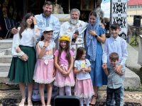 Vizită de suflet la Parohia Berchişeşti: 60 de pelerini de la Bucureşti, însoţiţi de pr. Vasile Ioana, în mijlocul comunităţii noastre
