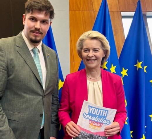 Suceveanul Rafael Barac-Bologa i-a înmânat Ursulei von der Leyen propunerile tinerilor din România