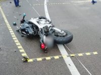 Un motociclist a fost rănit, după ce un şofer nu i-a acordat prioritate