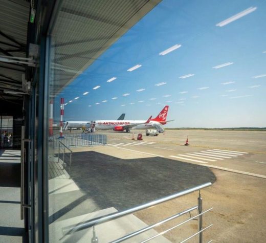 Noua sală de aşteptare Schengen de la aeroport a fost dată în folosinţă